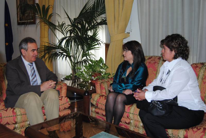 El delegado del Gobierno recibe a la Ministra de Migración de Ecuador