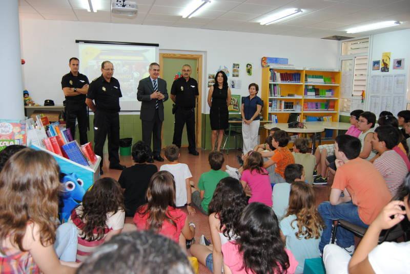 Cuerpo Nacional de Policía y Guardia Civil han impartido 401 charlas en centros escolares para mejorar la seguridad y prevenir malos hábitos 