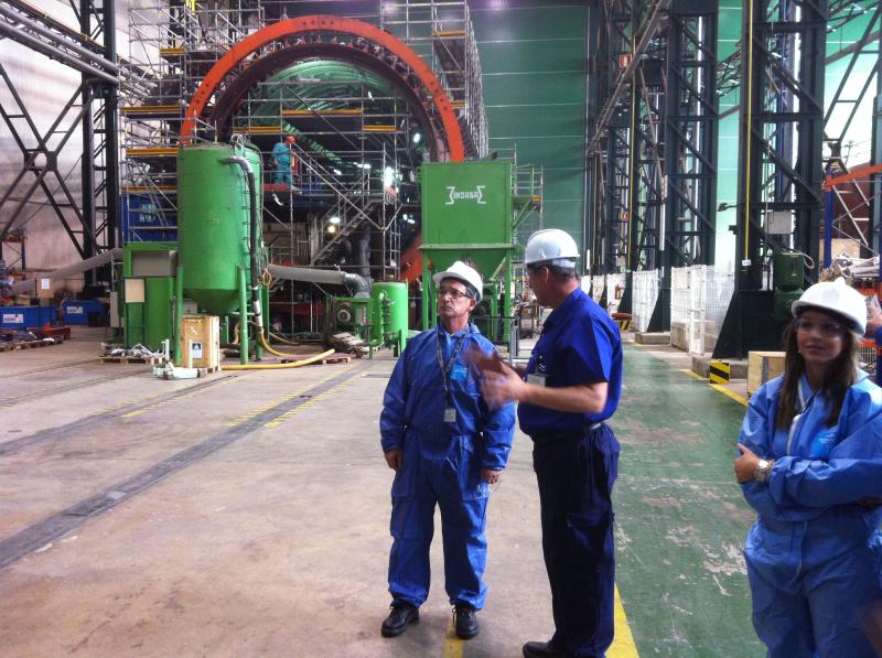 El delegado del Gobierno destaca la capacidad tecnológica de Navantia en su visita a las instalaciones del astillero