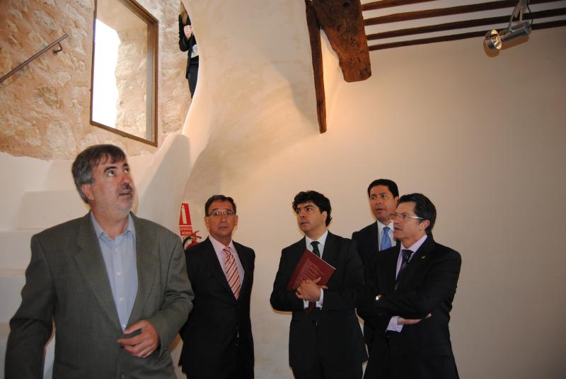 El subsecretario de Fomento visita las obras de rehabilitación de la muralla de Lorca