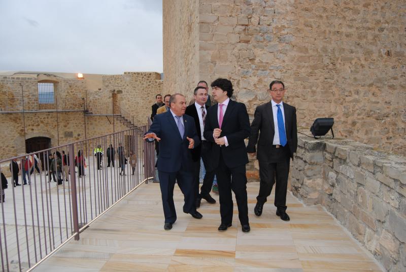 El subsecretario de Fomento inaugura las obras de rehabilitación del Castillo de Moratalla en Murcia 