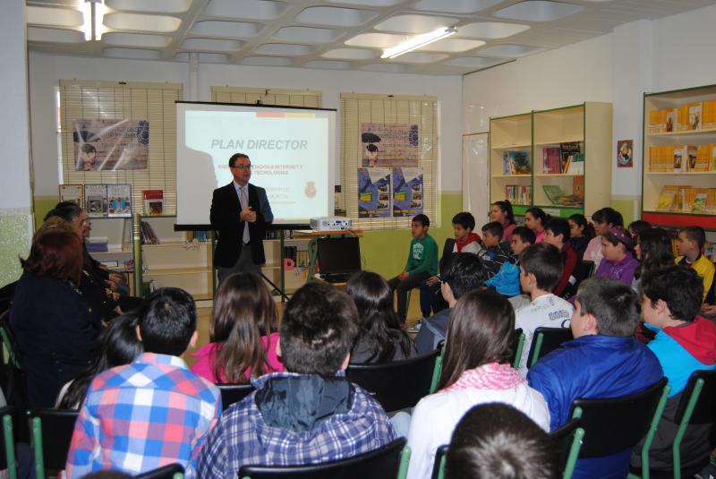 Bascuñana plantea la erradicación de la violencia escolar como uno de los objetivos fundamentales del Plan Director 