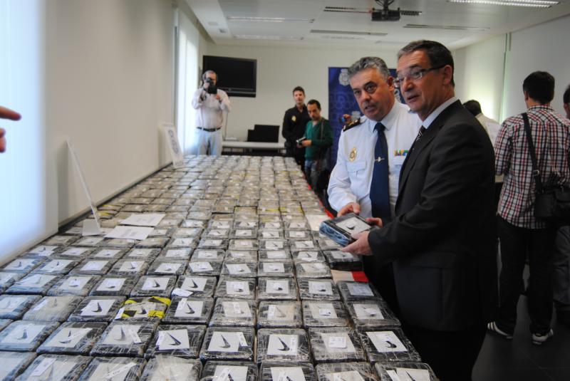 El delegado del Gobierno felicita al Grupo de Estupefacientes de la Comisaría de Cartagena por la incautación de 345 kilos de cocaína