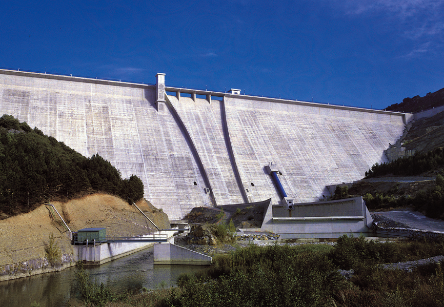 Acto inauguración 

La central hidroeléctrica de pie de presa de Itoiz entra en explotación una vez concluidas sus pruebas

