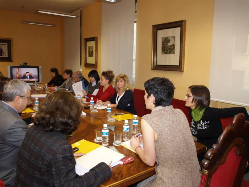 Asociaciones y colectivos mantienen una videoconferencia con el Delegado del Gobierno para la Violencia de Género