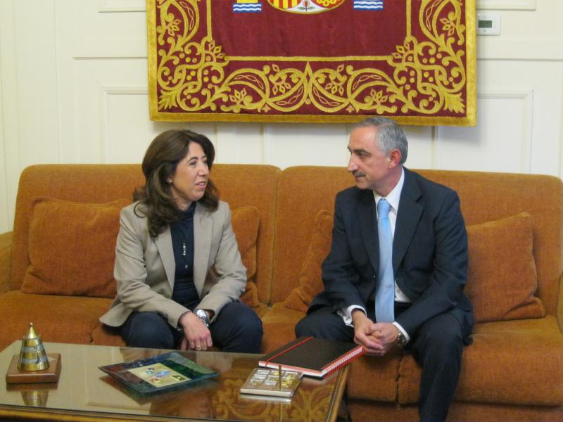 La delegada del Gobierno en Navarra se reúne con el nuevo jefe superior de Policía en la Comunidad foral.