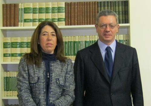 El ministro de Justicia asiste a la toma de posesión de la delegada del Gobierno en Navarra 9 de enero de 2012 