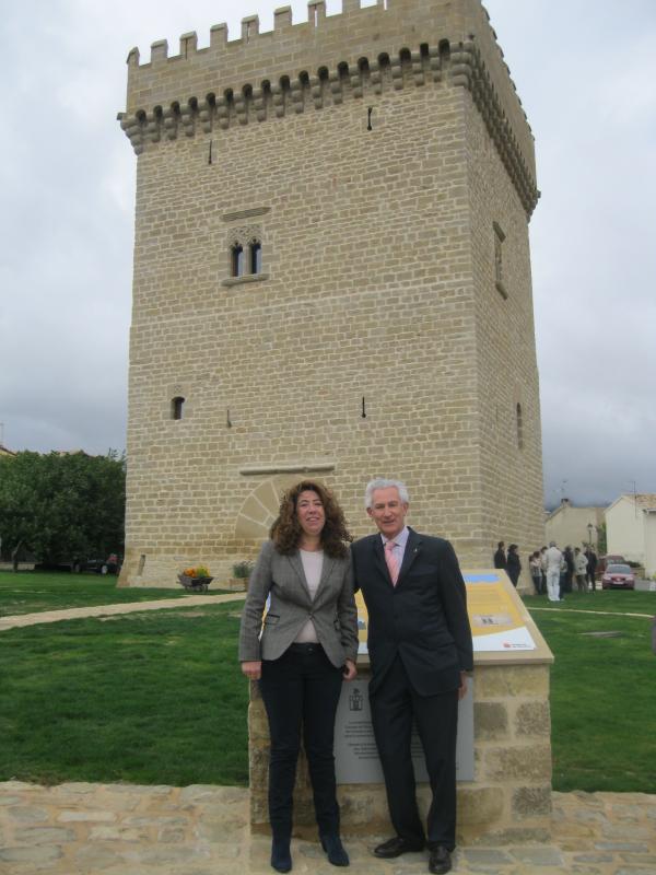 La delegada del Gobierno en Navarra, Carmen Alba, ha destacado el gran patrimonio cultural e histórico que supone la rehabilitación de la Torre de Olcoz
