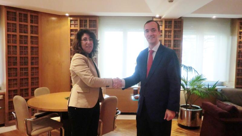 Reunión de trabajo de la delegada del Gobierno en Navarra con el nuevo secretario de Estado de Seguridad