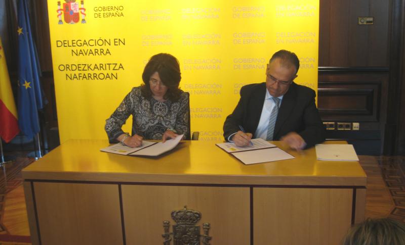 La delegada del Gobierno y el alcalde de Pamplona firman un acuerdo para la incorporación de la Policía Municipal al “Sistema de Seguimiento Integral de los casos de Violencia de Género”
