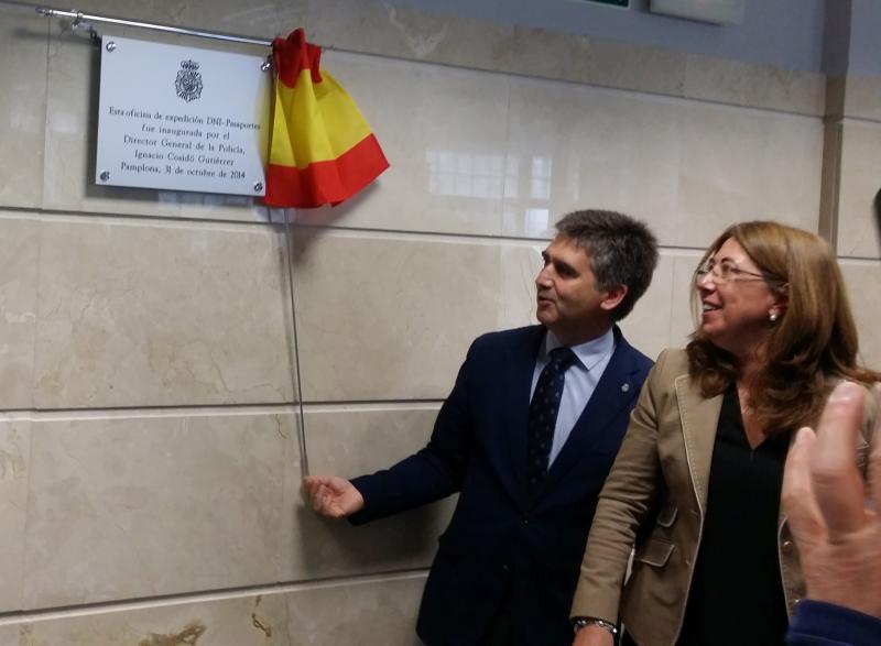 El director general de la Policía inaugura la nueva Oficina del DNI de Pamplona

