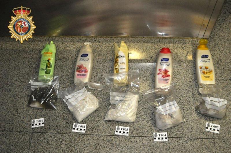 El Cuerpo Nacional de Policía detiene a una persona por tráfico de drogas  en el aeropuerto de Bilbao