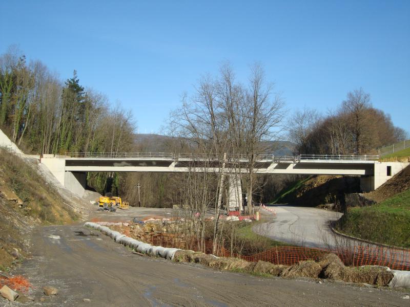 Adif finaliza la construcción del tablero del viaducto de Larrinagatxu, en Bizkaia