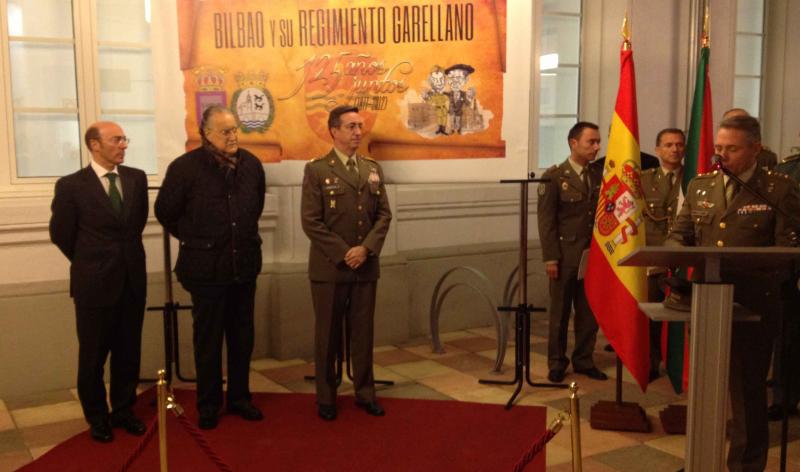 Carlos Urquijo en la inauguración de la exposición ‘Bilbao y su Regimiento Garellano, 125 años juntos’