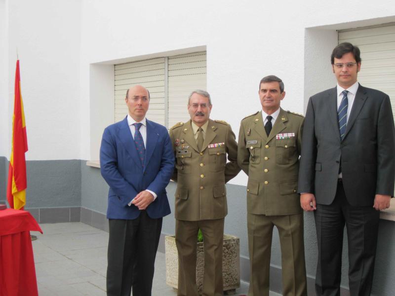 Carlos Urquijo en la toma de posesión del nuevo Delegado de Defensa en el País Vasco