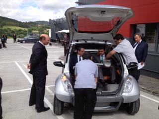 Soria y Urquijo prueban el vehículo eléctrico desarrollado por Hiriko