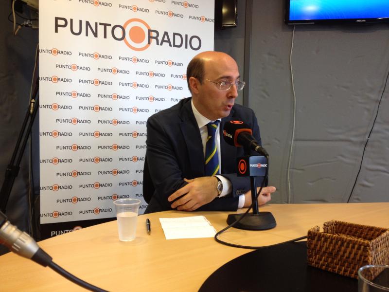 El Delegado del Gobierno en el País Vasco concede una entrevista a Punto Radio Euskadi