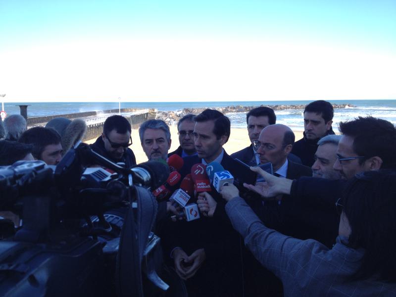 El subsecretario del Ministerio del Interior, Luis Aguilera, señala que, según las primeras estimaciones, los daños del temporal en Euskadi que competen al Estado suman 17 millones