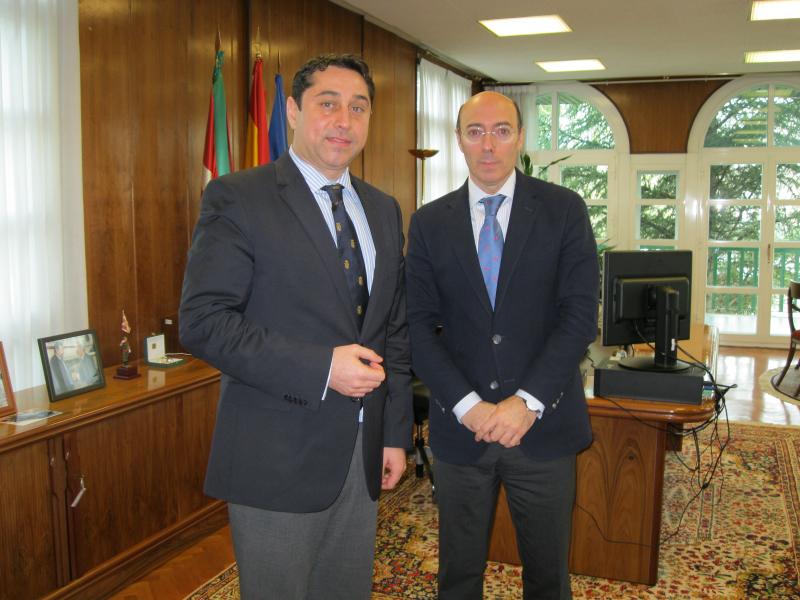 Carlos Urquijo se reúne con el Ministro para las Comunidades Rumanas del Mundo