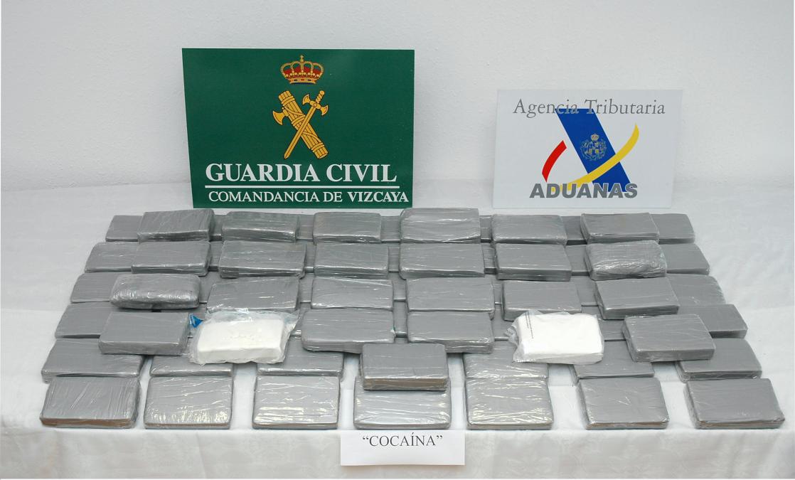 La Guardia Civil se incauta de más de 72 kilos de cocaína en el Puerto de Santurce.