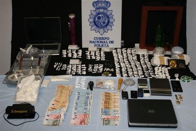 Según informa la Delegación del Gobierno en el País Vasco.
<br/>
<br/>El Cuerpo Nacional de Policía desarticula un grupo organizado dedicado a la transformación, distribución y venta de cocaína.