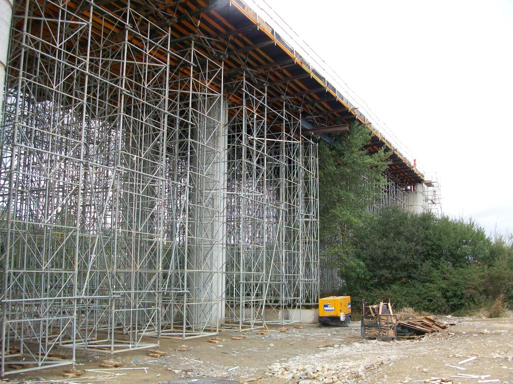 Adif inicia la construcción del tablero del viaducto sobre el río Basachueta (Álava)
