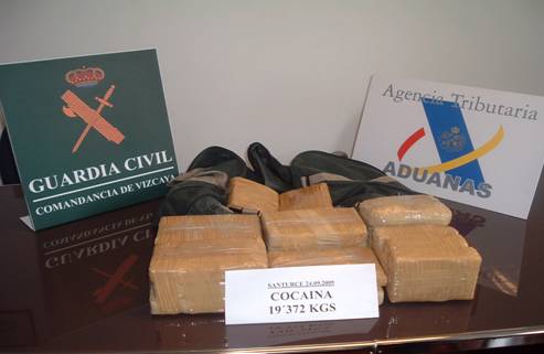 La Agencia Tributaria en colaboración con la Guardia Civil se incauta de una bolsa con 19 kilos de cocaína en el Puerto de Santurce