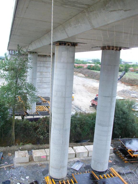 Adif finaliza la construcción del tablero del viaducto sobre el río Basachueta (Álava)
<br/>
<br/>•	El viaducto tiene una longitud de 52 metros y se apoya sobre 2 pilas de 14 metros de altura
<br/>
<br/>•	El tramo Arrazua/Ubarrundia-Legutiano I, que tiene una longitud de 2,5 kilómetros, incluye la construcción de 5 viaductos
<br/>