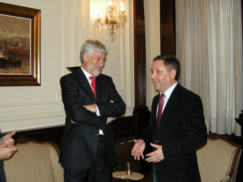 Mikel Cabieces se entrevista con el Embajador de Reino Unido en España