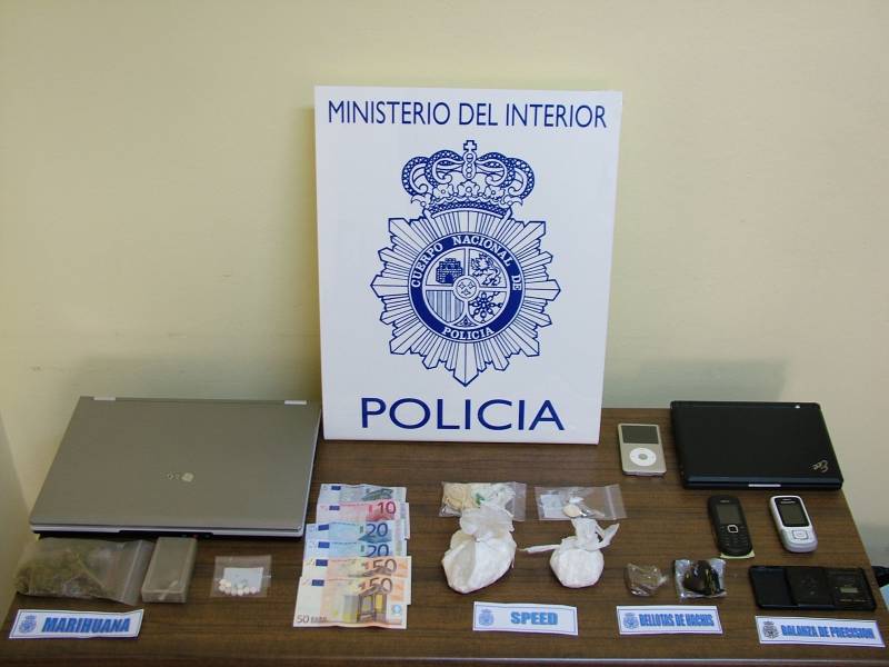 El Cuerpo Nacional de Policía detiene en San Sebastián a tres personas y se incauta de distintas sustancias estupefacientes
