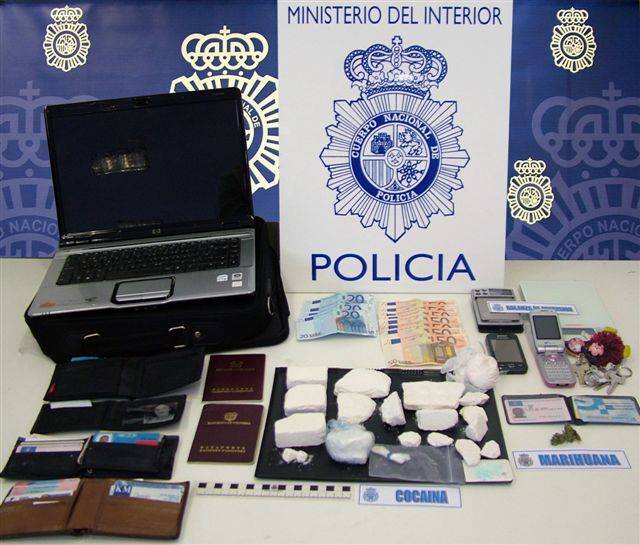 El Cuerpo Nacional  de Policía detiene en San Sebastián a cuatro personas relacionadas con el tráfico y distribución de sustancias estupefacientes.