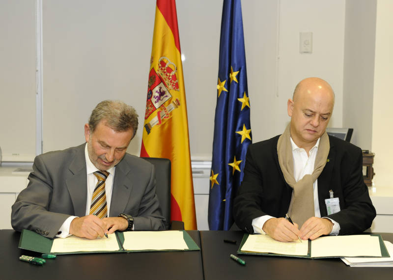 Adif y el Ayuntamiento de San Sebastián firman un convenio de cesión de terreno junto a la estación ferroviaria de Atotxa para la nueva terminal de autobuses  