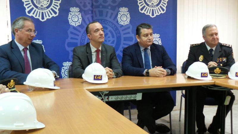 El secretario de Estado de Seguridad supervisa las obras de la comisaría provincial de Cádiz