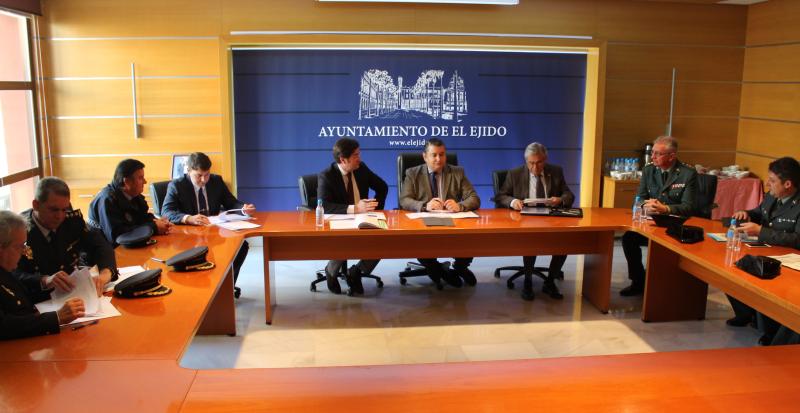 Sanz preside reuniones de seguridad en El Ejido y Roquetas de Mar 