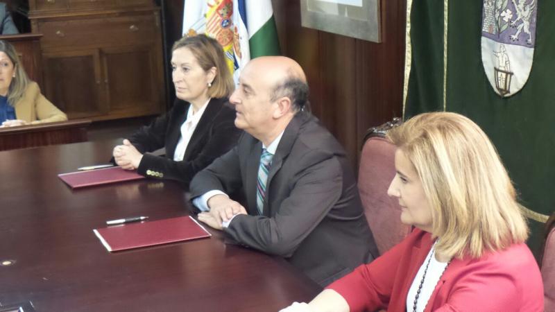 Fomento firma el Protocolo para la ejecución del acceso al nuevo Centro Hospitalario de Lepe, en Huelva