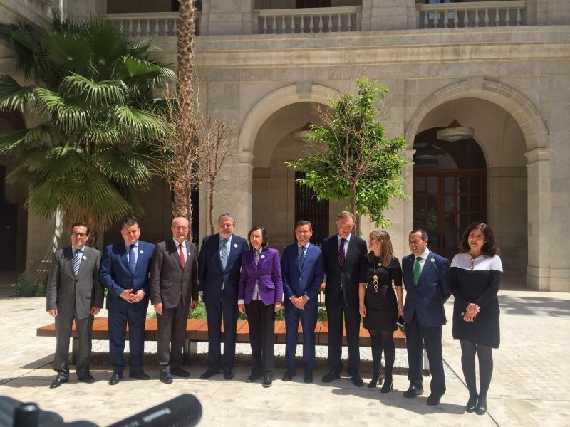 El ministro de Educación, Cultura y Deporte hace entrega de las llaves del Palacio de la Aduana a la Junta de Andalucía