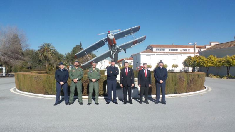 El delegado del Gobierno visita la base del Ejército del Aire en Armilla