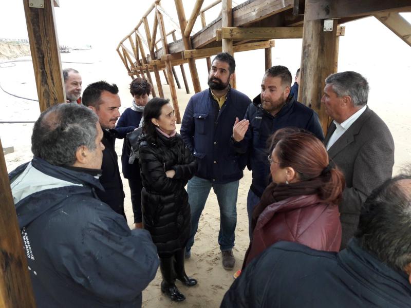 En la imagen, la subdelegada del Gobierno en Huelva durante su visita a El Portil