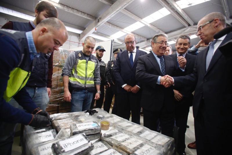 Zoido anuncia en Algeciras (Cádiz) la incautación de casi 9 toneladas de cocaína