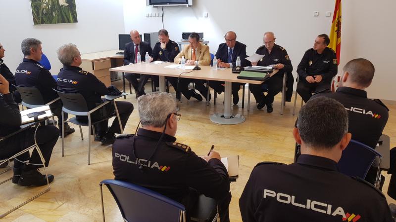 El director general de la Policía y el delegado del Gobierno visitan las dependencias de las comisarías de Algeciras y de La Línea