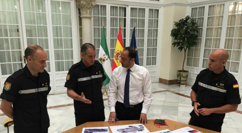 	El jefe accidental del II Batallón presenta al delegado del Gobierno en Andalucía los medios humanos y la capacidad operativa de cara a la campaña de este año
