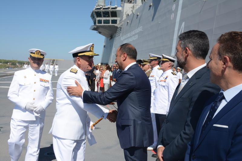 El delegado del Gobierno asiste a la toma de posesión del Almirante de la Flota, Manuel Garat Caramé