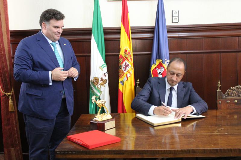 Gómez de Celis se reúne con el alcalde de Morón para analizar y avanzar en los asuntos de interés para el municipio sevillano