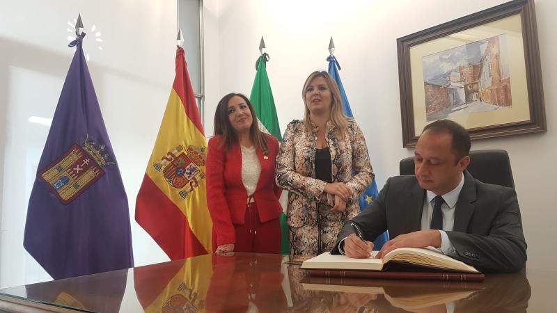 Gómez de Celis se reúne con la alcaldesa de Baeza para analizar asuntos de interés para los vecinos del municipio jiennense
