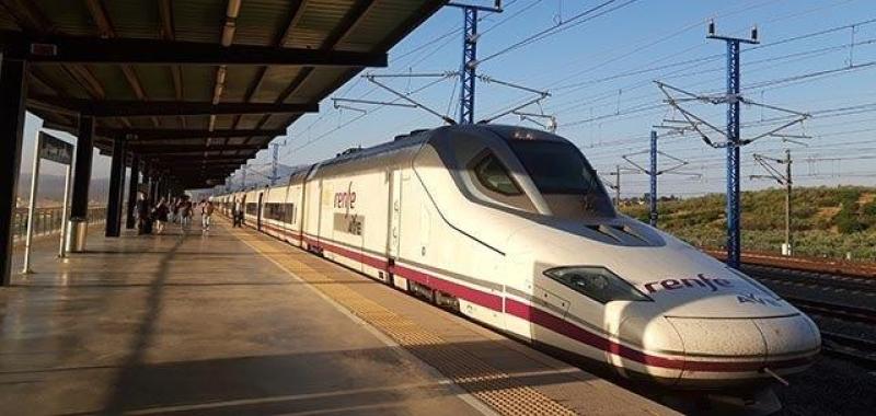 Fernández: "El refuerzo del tráfico ferroviario en Andalucía demuestra que el objetivo del Gobierno de alcanzar la inmunidad de grupo está cerca"<br/><br/>