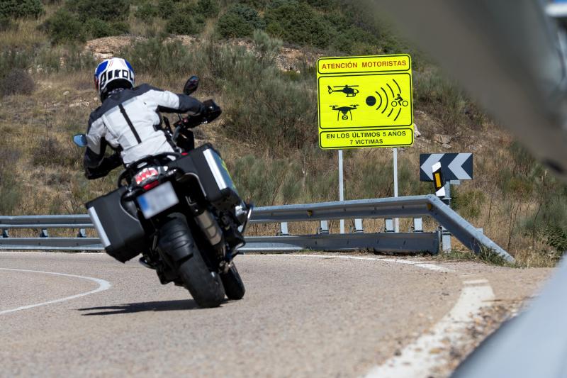 Tráfico incrementa la vigilancia de motocicletas en vías interurbanas tras el fallecimiento de 33 motoristas en Andalucía