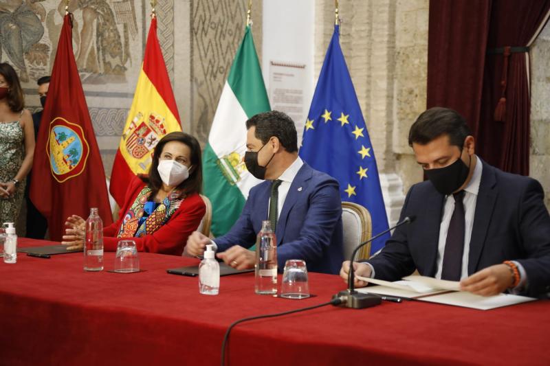 Defensa, Córdoba y la Junta de Andalucía firman el protocolo y convenio de la Base Logística del Ejército de Tierra