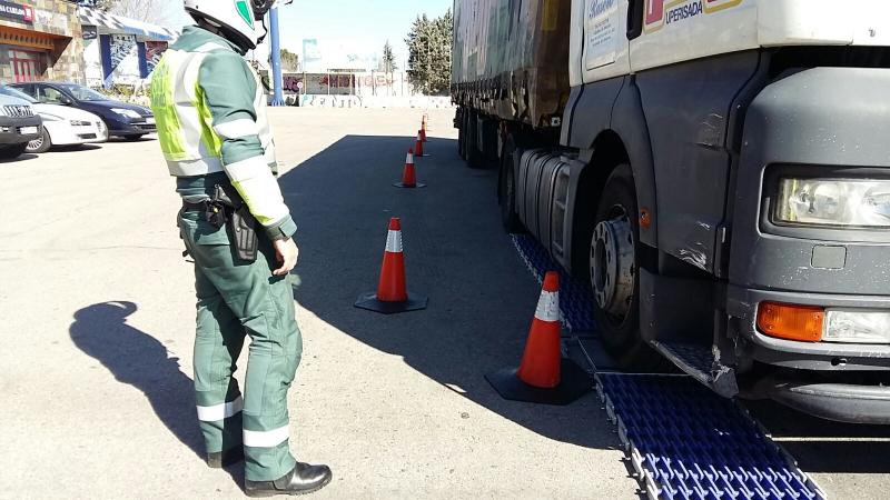 La DGT inicia mañana una campaña de vigilancia de camiones y autobuses en carreteras andaluzas
