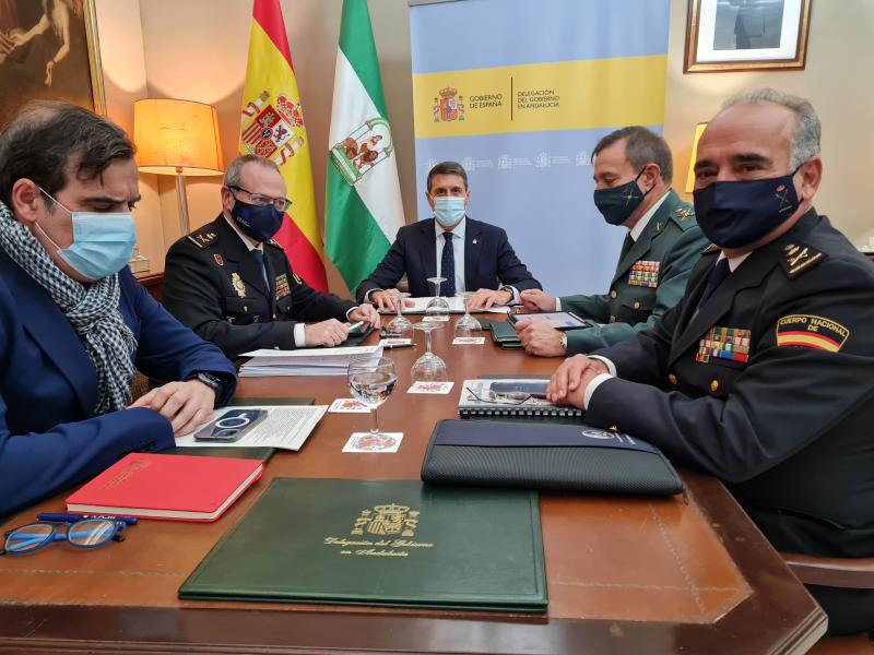 Fernández coordina con las Fuerzas y Cuerpos de Seguridad del Estado las actuaciones durante el periodo navideño
