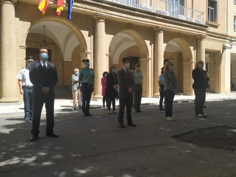 Minuto de silencio. Subdelegación del Gobierno en Huesca